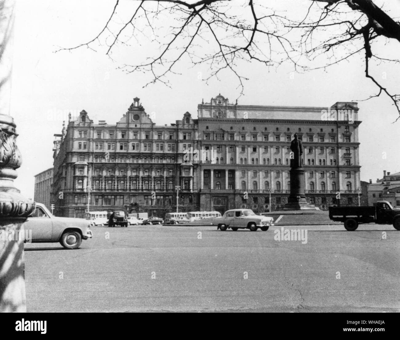 The headquarters of the KGB in Dzerzhinsky Square Moscow. The infamous Lubyanka prison, symbolic of Stalin's regime of terror, is at the back of the building. In the centre of the square is a statue of Feliks Dzerzinsky, the first head of the Russian secret service Stock Photo