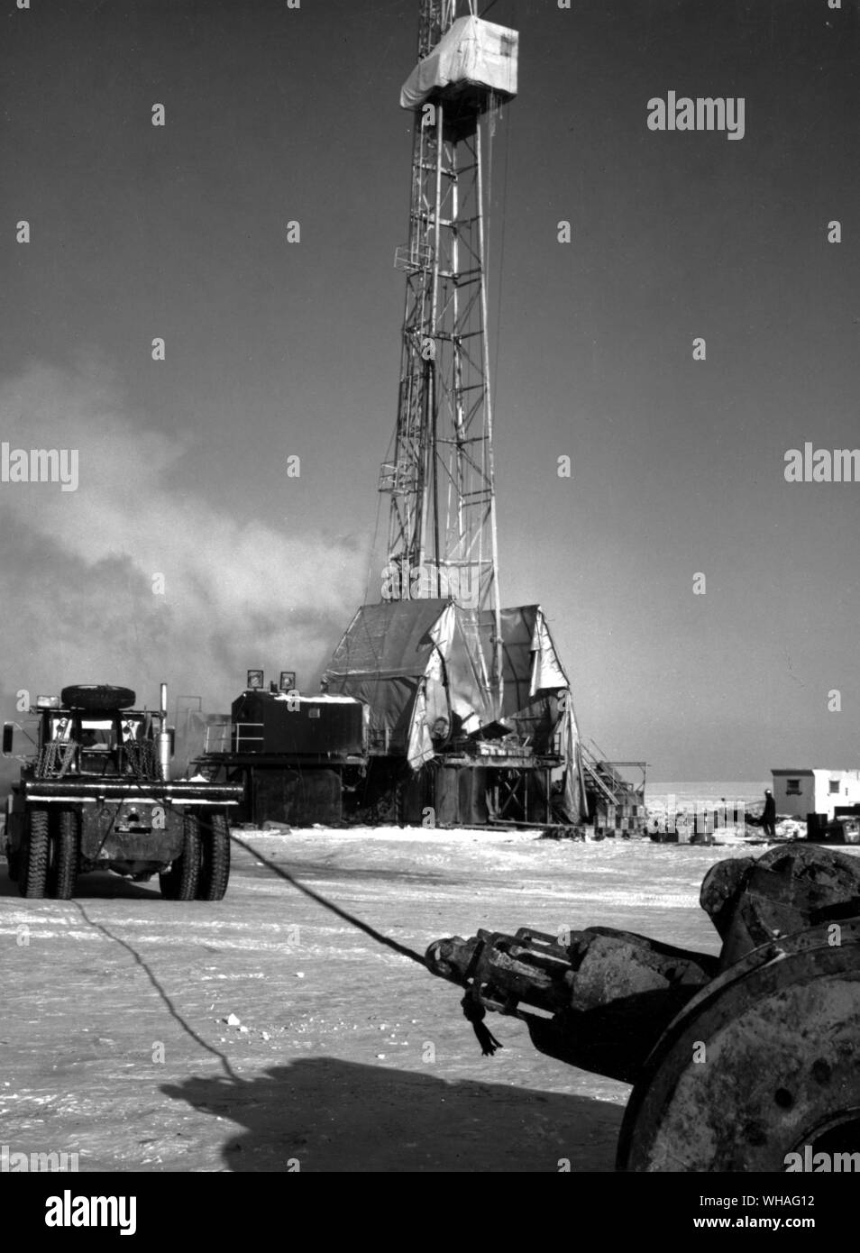 BP in Alaska 1964. The dismantling of the rig at Shale Wall No 1 well Stock Photo