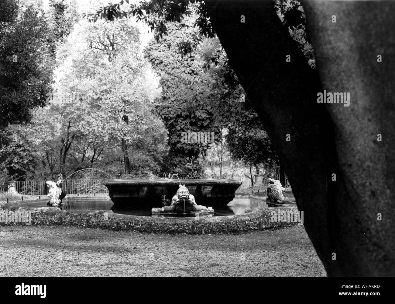 Borghese Gardens. Fontana del Giardino del Lago Stock Photo