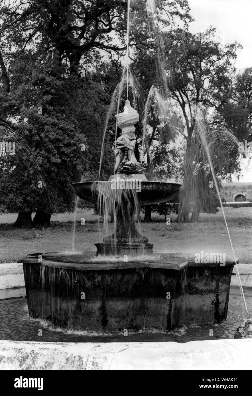 Fontana del Bernini. Parco di Villa Doria Panphilj Stock Photo