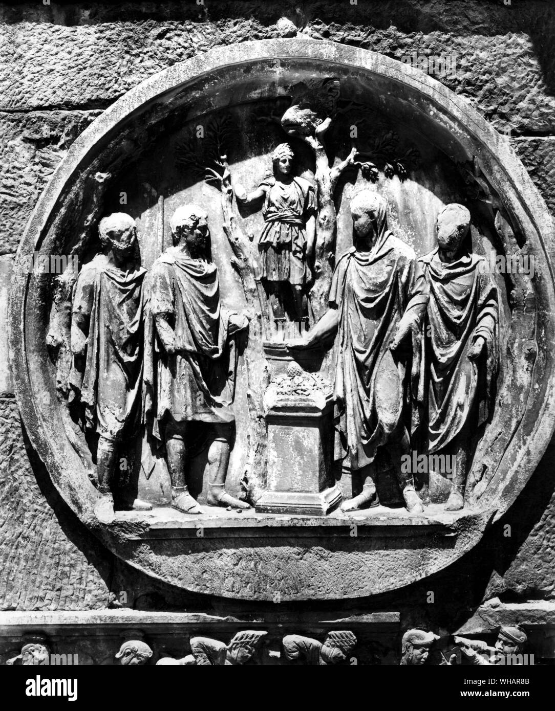 Traiano makes a sacrifice to Diana. Constantine Arch. . Rome Stock Photo