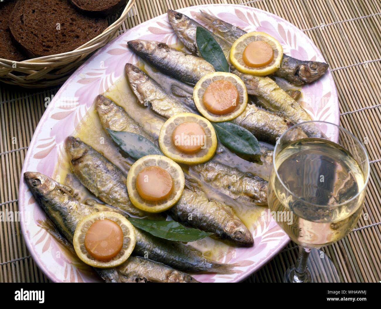 eperlans en escabeche. sprats or smelts in marinade Stock Photo