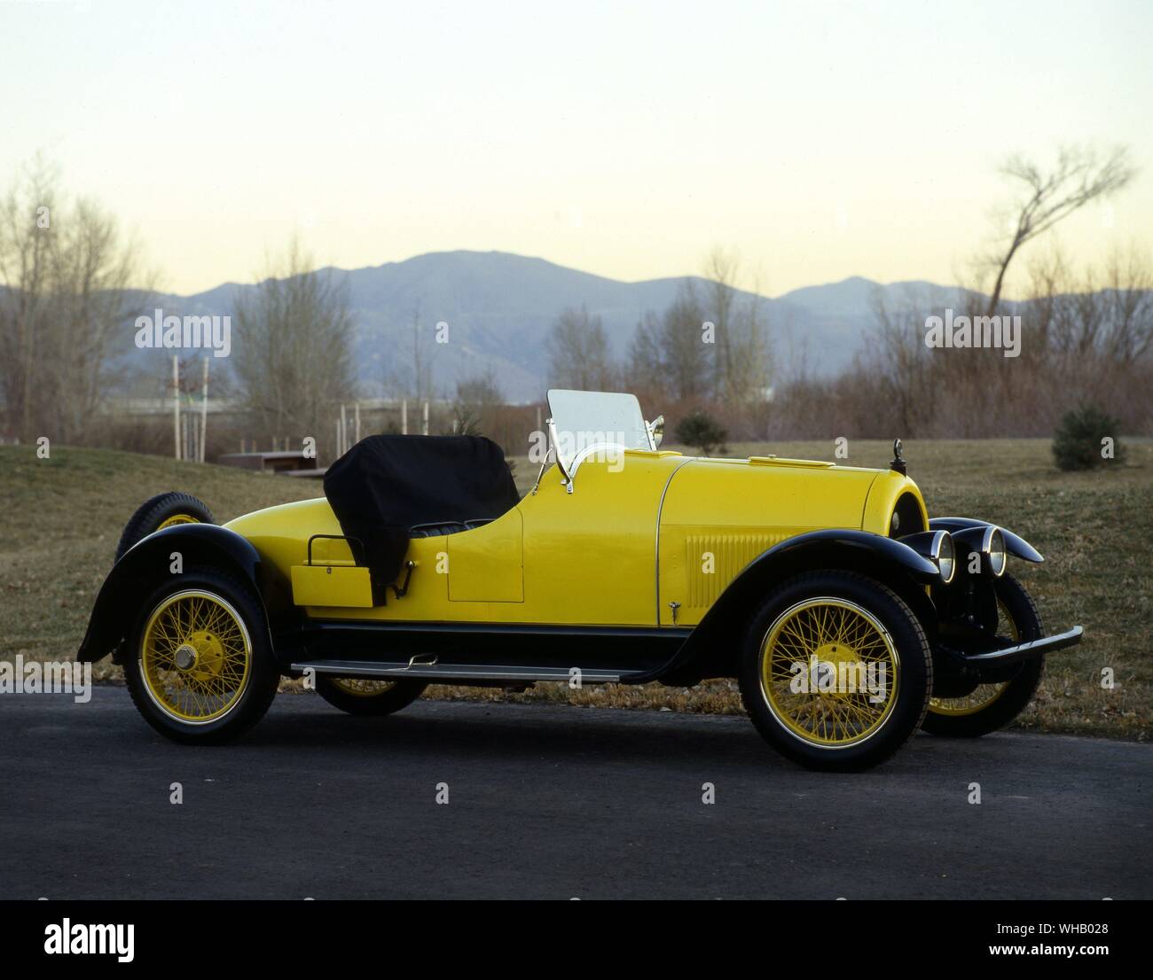 Transport Road 1927. Kissel Modell 55 six cylinder Coupe Roadster with pull out mother in law seat on running board Stock Photo