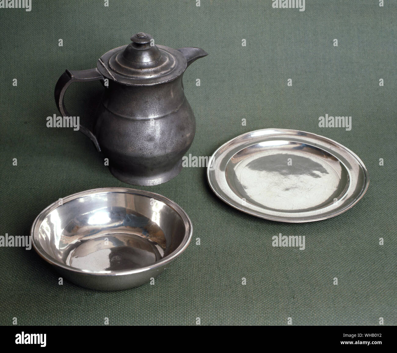 Pewter plate, dish & jug, mid-19th century. American Museum in Britain.. Stock Photo