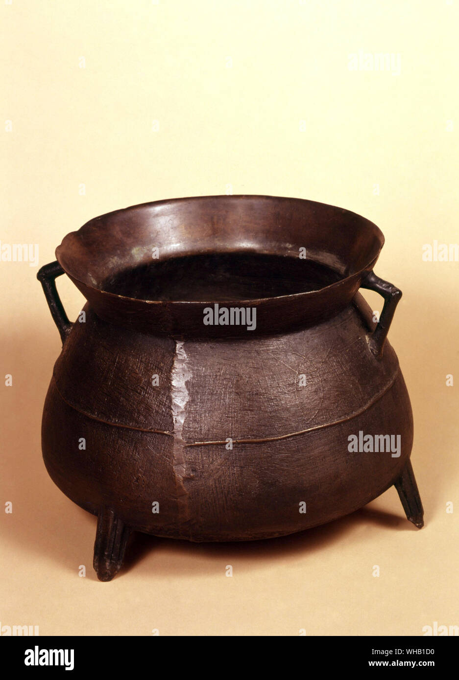 Bronze cauldron. English mid-17th century. Arthur Davidson, London. Stock Photo