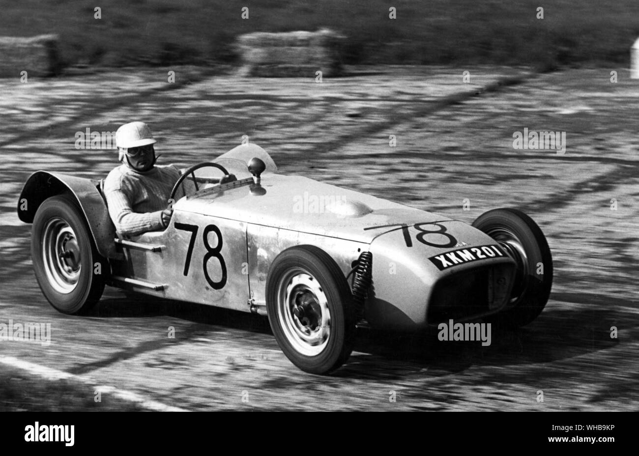 Ford Championship of Ireland Race , Kirkistown , Northern Ireland . A R Wershat in his Lola (Lolita) Special who took second place . 5 July 1958 Stock Photo