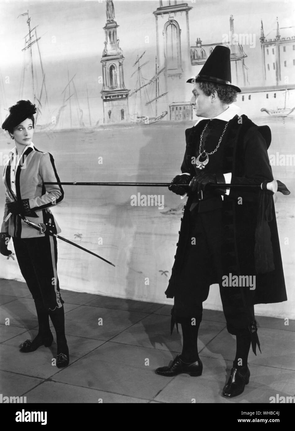 Vivien Leigh as Viola and Laurence Olivier as Malvolio in John Gielgud's Twelfth Night. Royal Shakespeare Theatre Statford upon Avon 1955 Stock Photo