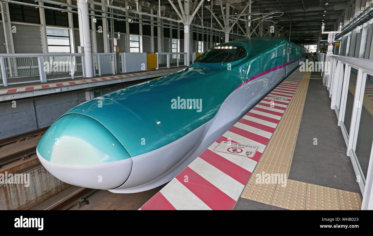 JAPAN - photo by Sean Sprague Hayabusa Shinkansen train from Hakodate ...
