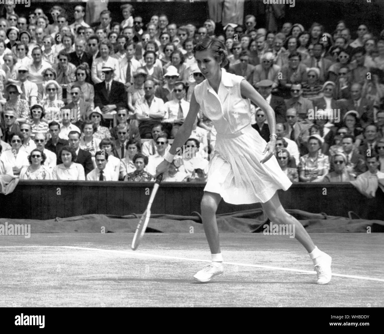 Wimbledon 1953, Doris Hart (USA) (seen here) v. Maureen Connolly (USA) 4th July 1953.. Stock Photo