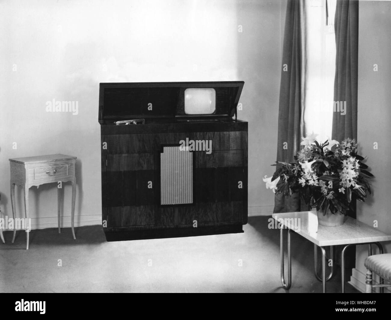 Luxury TV set 1937 style - the Baird Television Radiogram, price 125 gns or £137.25 in decimal coinage (about $650 in 1937). Stock Photo