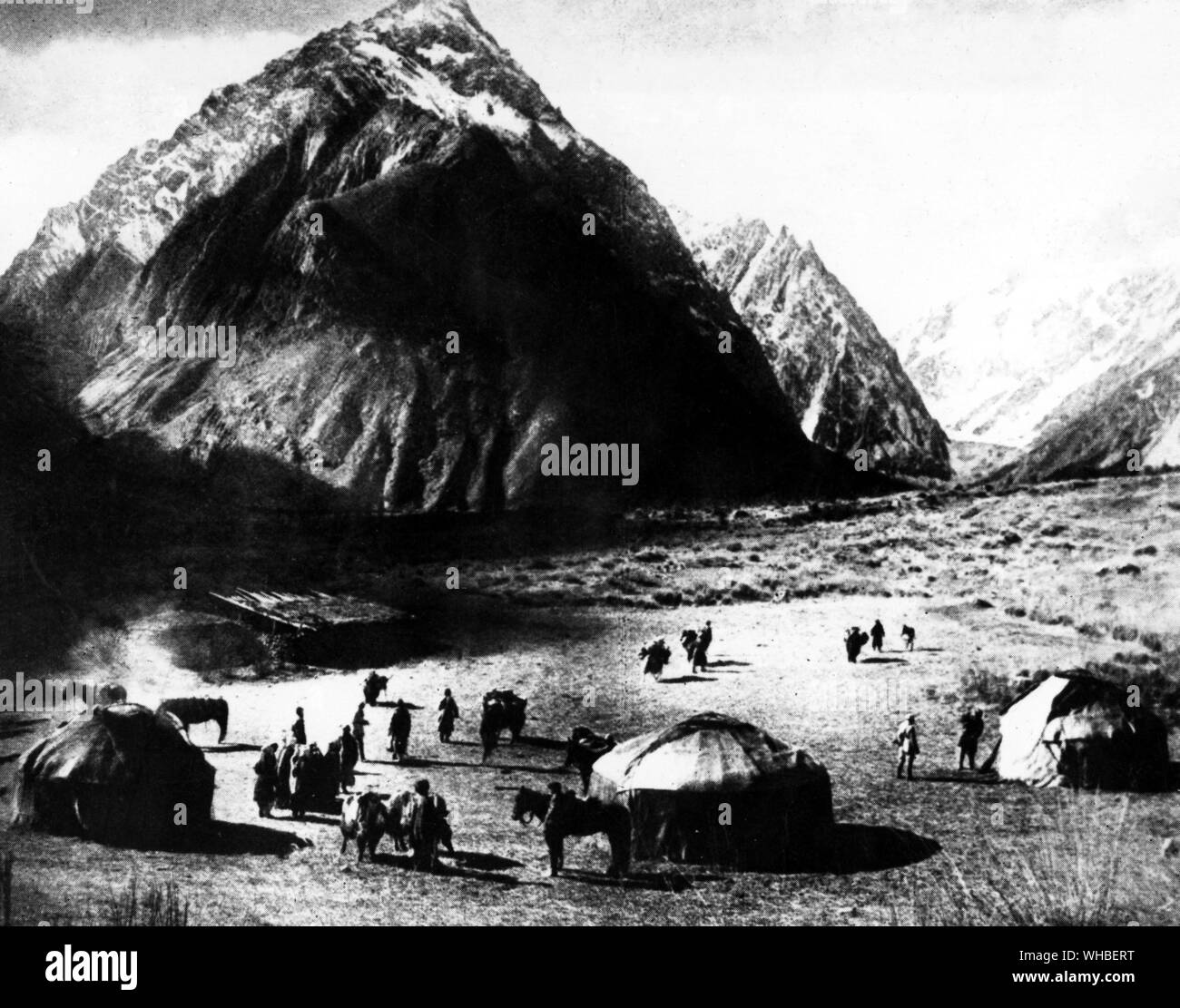 Starting on the march in the Kaying Valley, October 1922.. Stock Photo
