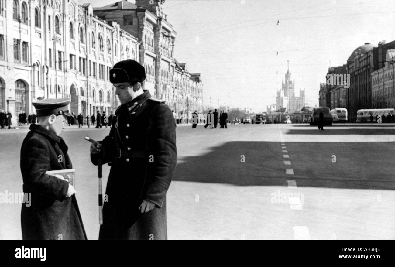 Moscow April 1957. . Moscow Sights. . YOU HAVE TO CROSS THE STREET IN THE RIGHT PLACES. . HAVEN'T THEY TAUGHT YOU ANYTHING IN SCHOOL ? . . Photo by M Mineyev Stock Photo