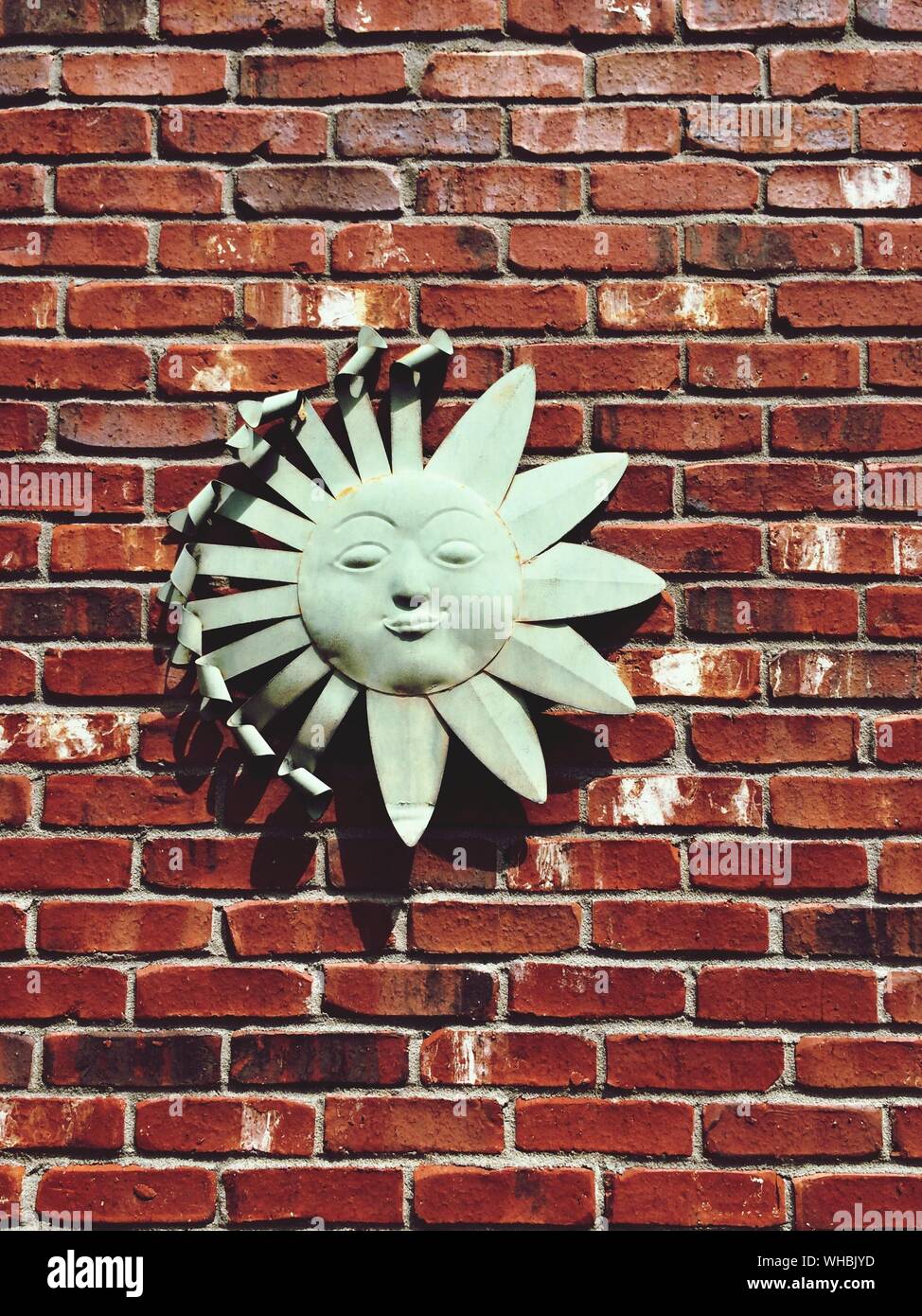 Sun and brick wall hires stock photography and images Alamy