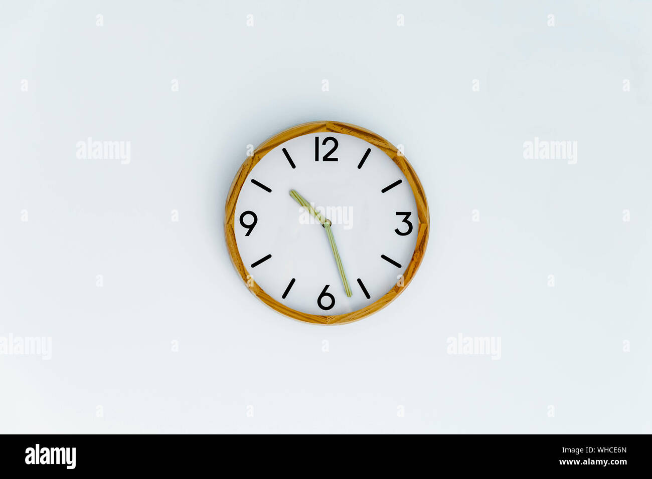 12pm clock Cut Out Stock Images & Pictures - Alamy