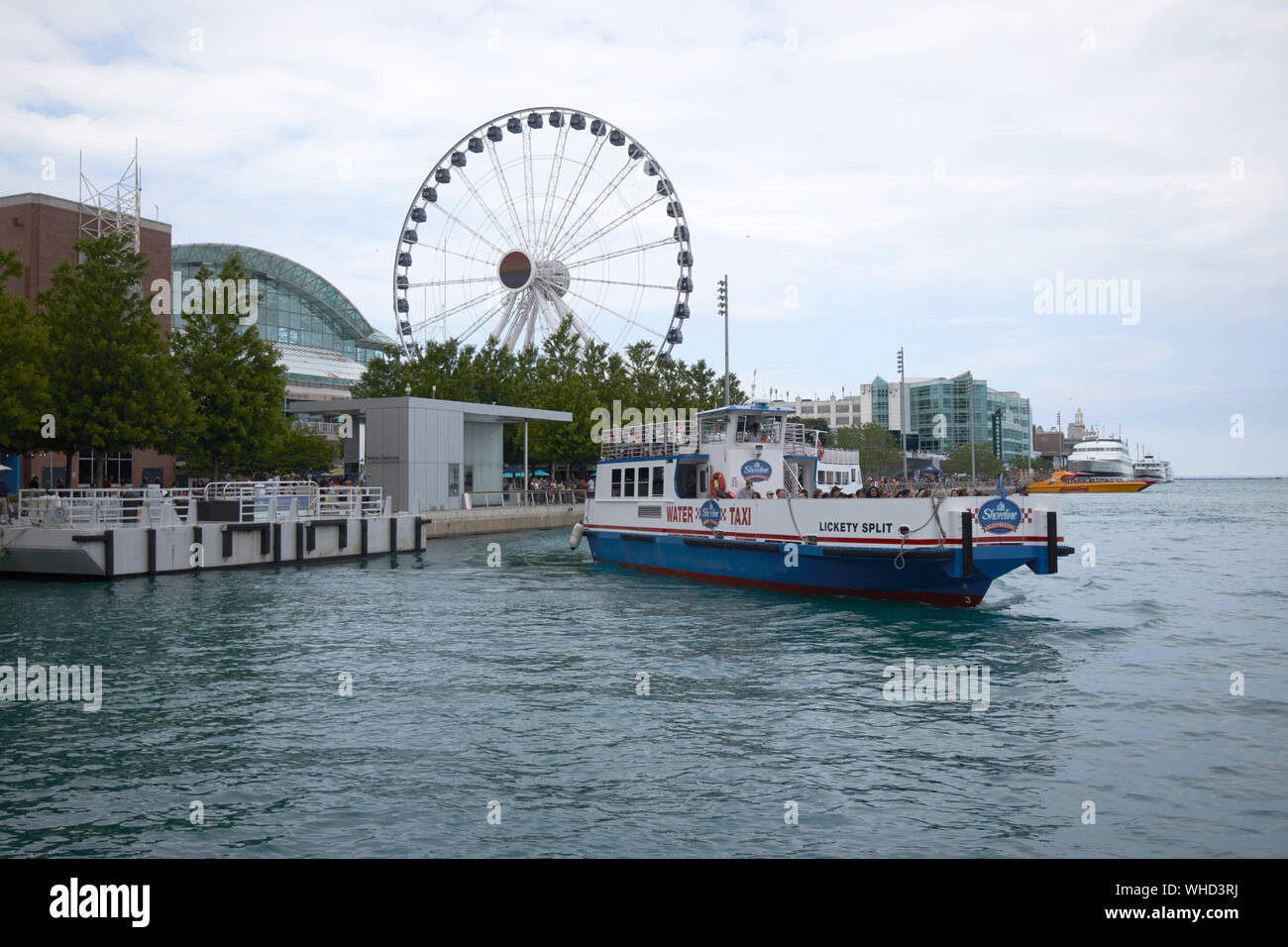 lickety split chicago water taxi pulling away from navy pier chicago illinois united states of america Stock Photo
