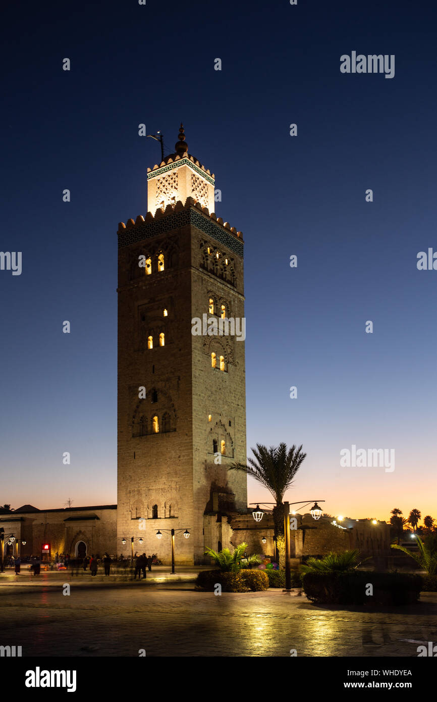 the-greatest-mosque-koutoubia-mosque-in-marrakesh-at-night-stock-photo