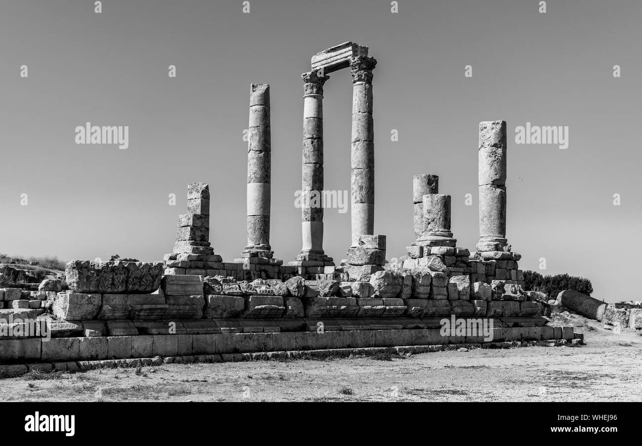 A black and white picture of the Temple of Hercules in Amman. Stock Photo