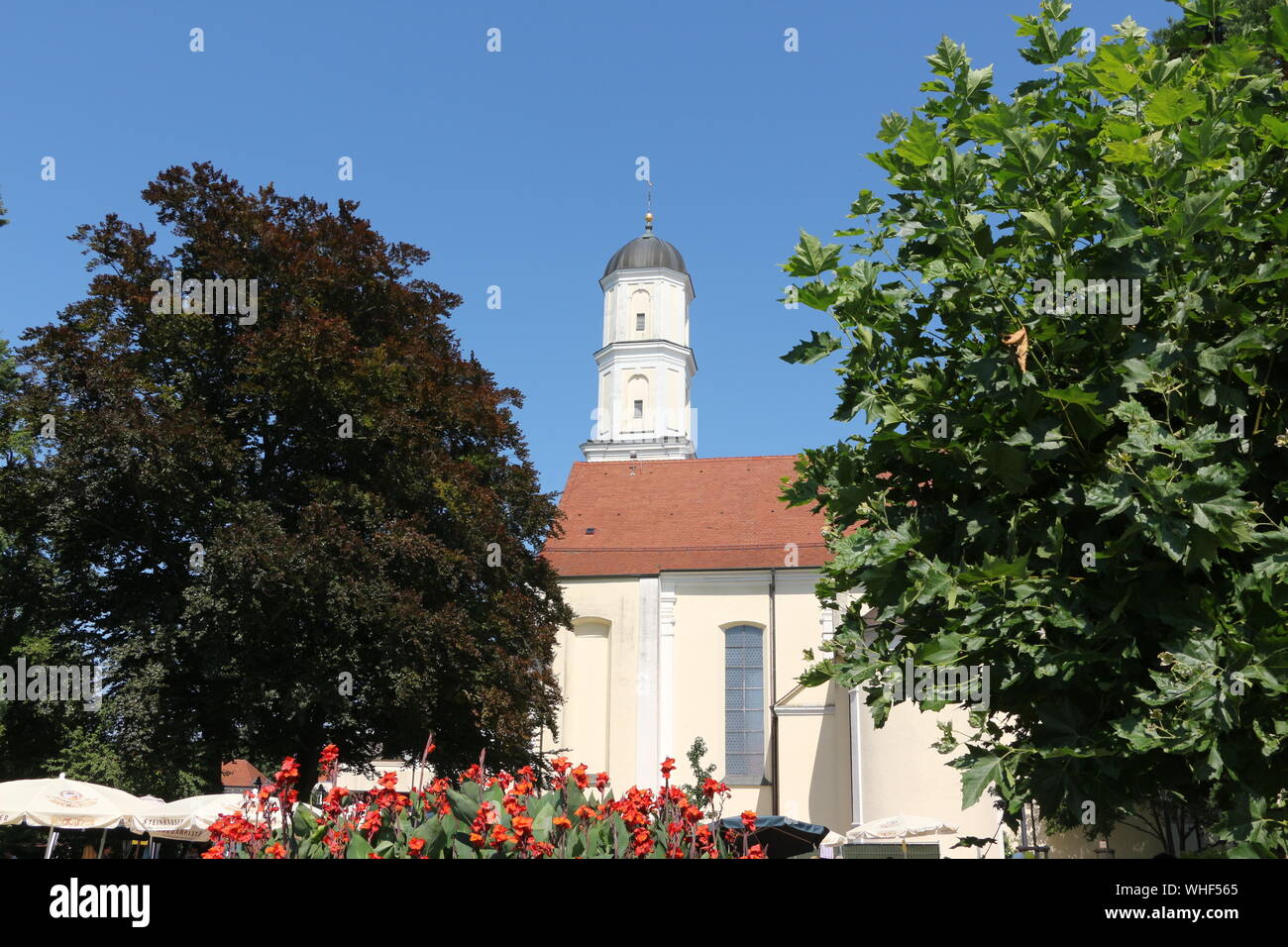 Blick auf die Kirche im Zentrum von Langenargen am Bodensee Stock Photo