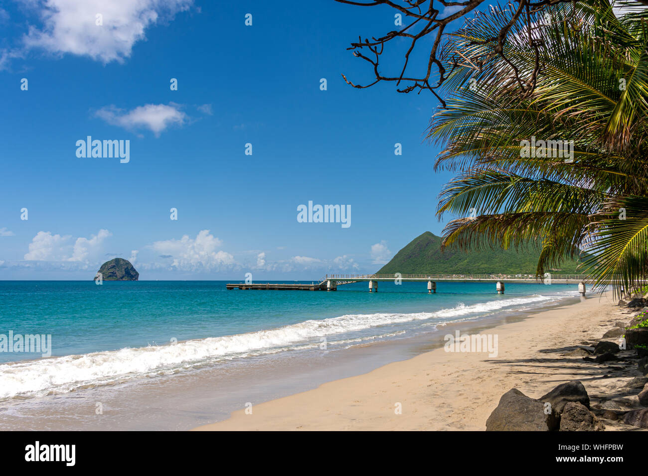 Le Diamant Beach, Diamond Rock & Morne Larcher in Martinique (2019) Stock Photo