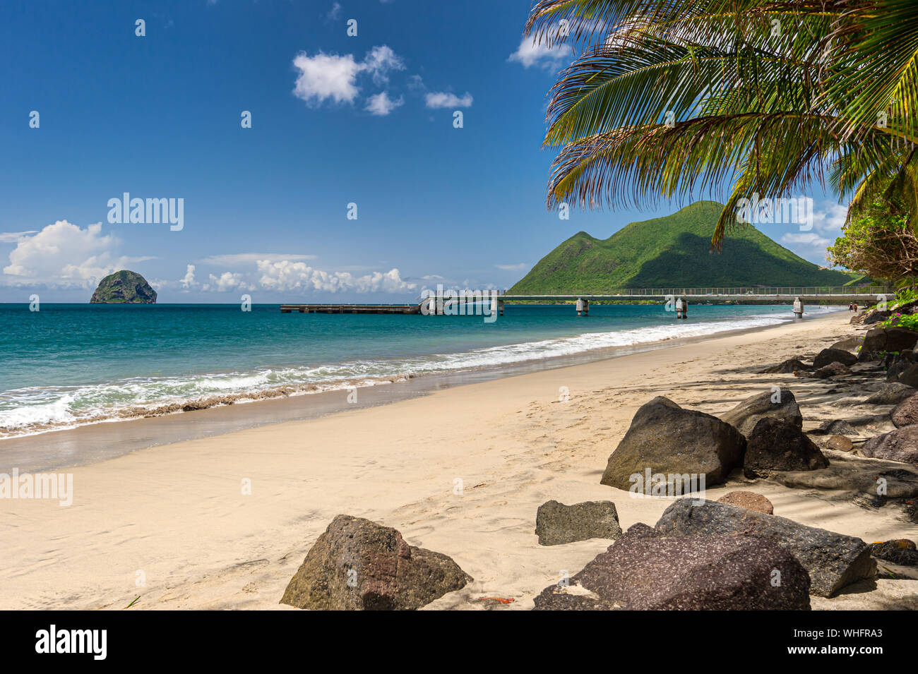 Le Diamant Beach, Diamond Rock & Morne Larcher in Martinique (2019) Stock Photo