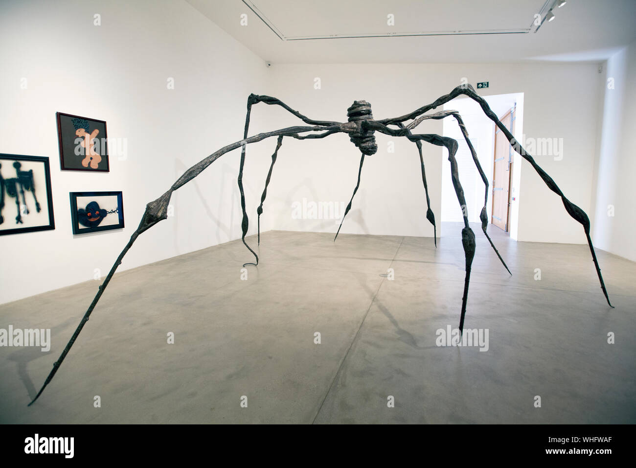 Louise bourgeois spider hi-res stock photography and images - Alamy