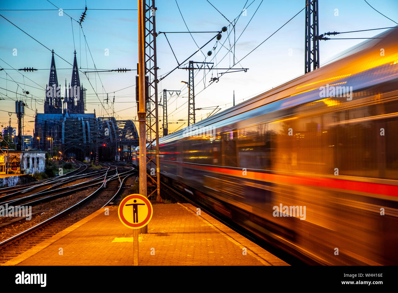 Cologne Deutz station, platform, Cologne Triangle skyscraper, Germany
