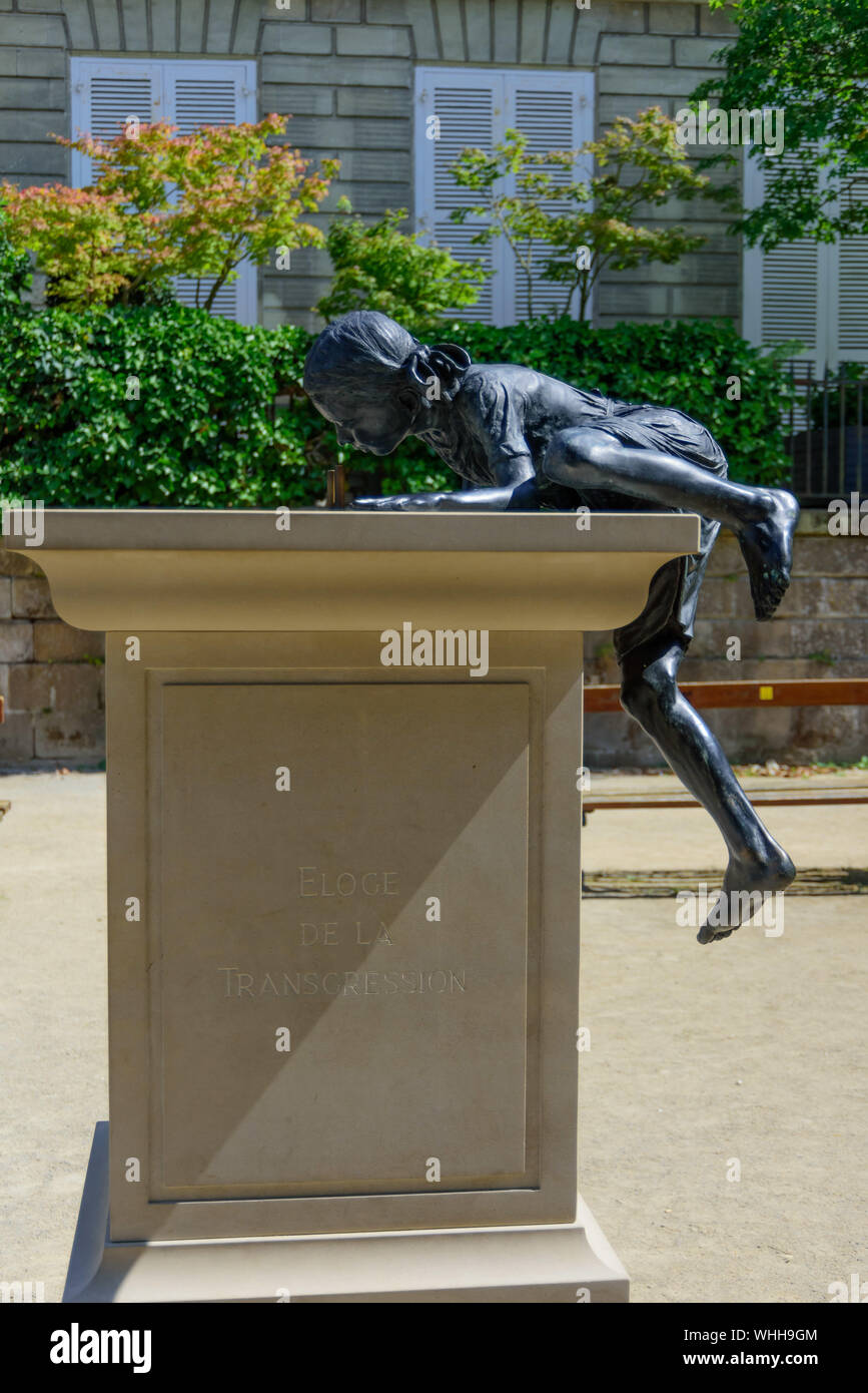 Le Voyage à Nantes, Philippe Ramette, Éloge de la Transgression (Lob des Ungehorsams) Stock Photo