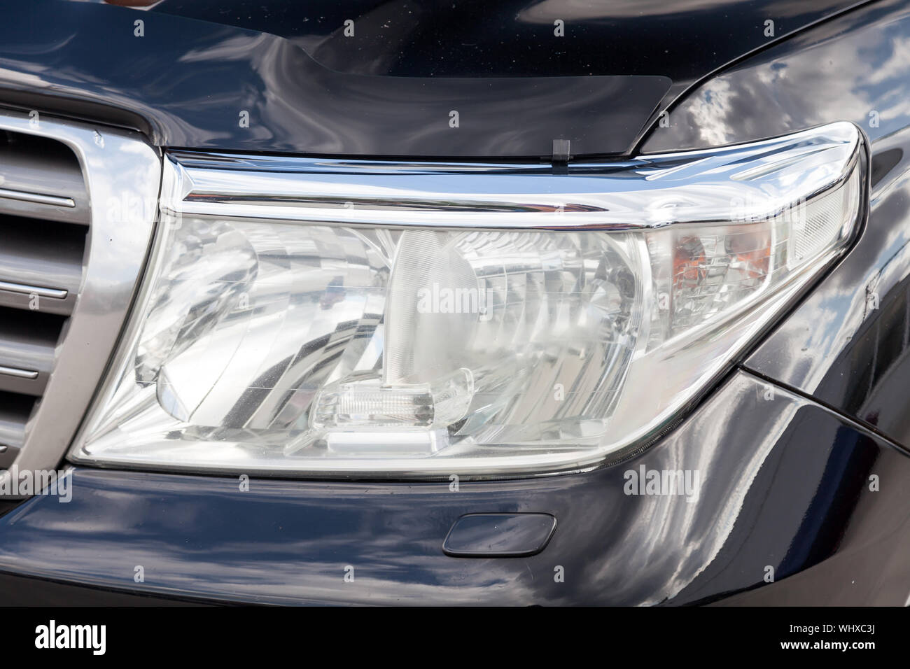 Novosibirsk Russia 08 09 19 Front Headlight View Of Toyota Land Cruiser 0 In Black Color After Cleaning Before Sale In A Sunny Day On Parking Stock Photo Alamy Novosibirsk Russia 08 09 19 Front Headlight View Of Toyota Land Cruiser 0 In Black Color After Cleaning Before Sale In A Sunny Day On Parking Stock Photo Alamy