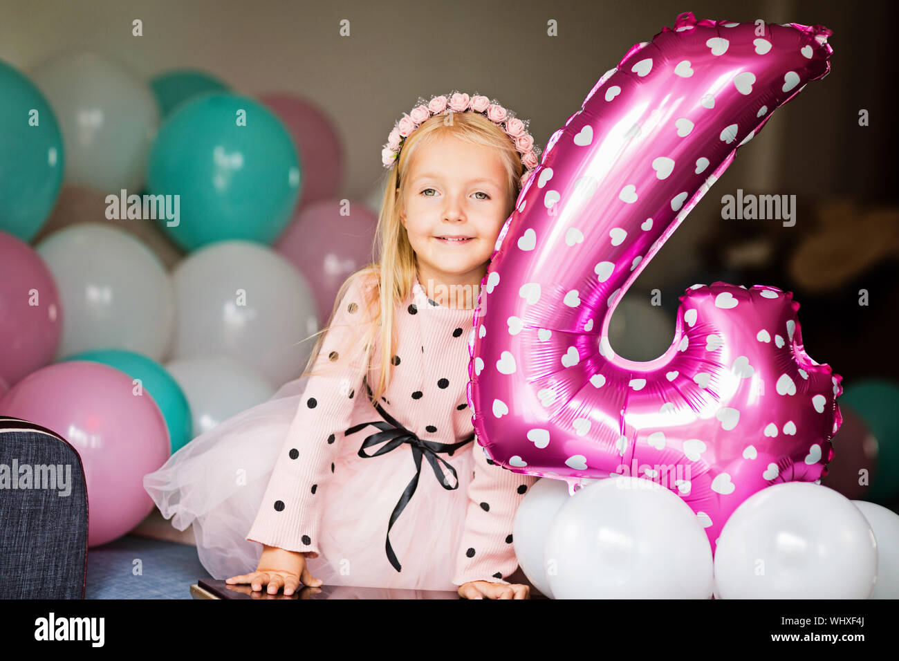 Pretty 4 year old girl hi res stock photography and images Page 4 Alamy