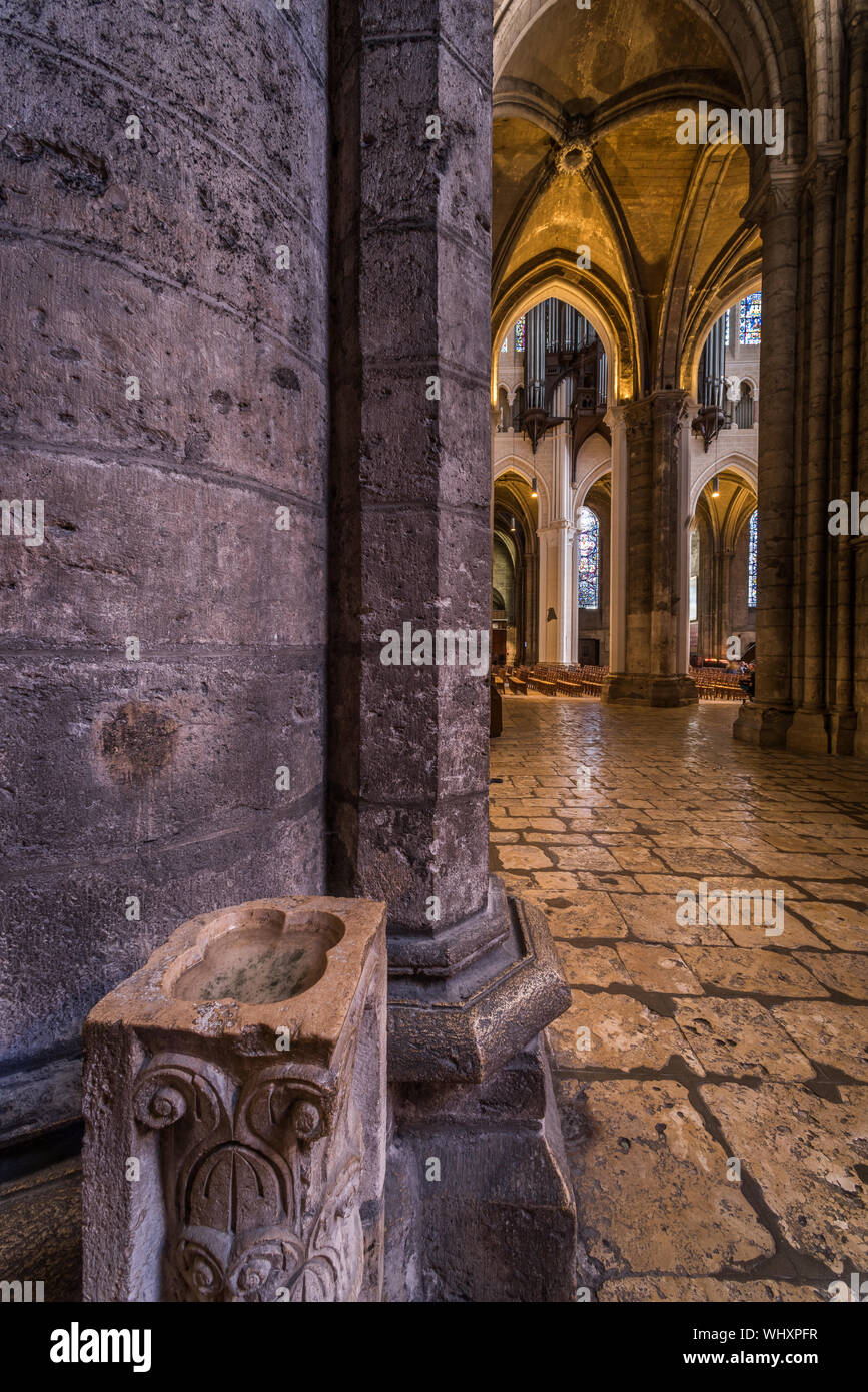 Font and arches, Chartres Cathedral Stock Photo - Alamy