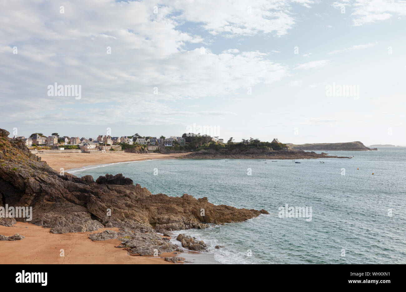 Beach In Saint Malo With Stone Houses Plage Du Val Saint