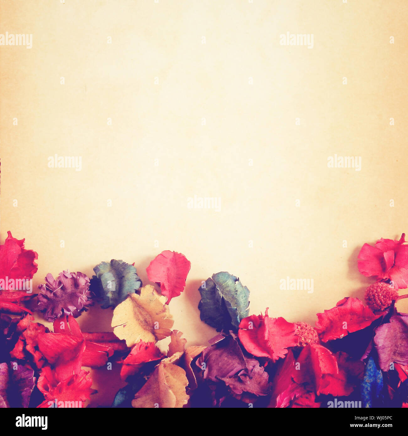 Old paper effect hi-res stock photography and images - Alamy