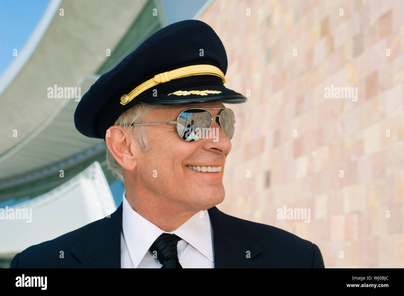 60 pilot portrait man hi-res stock photography and images - Alamy