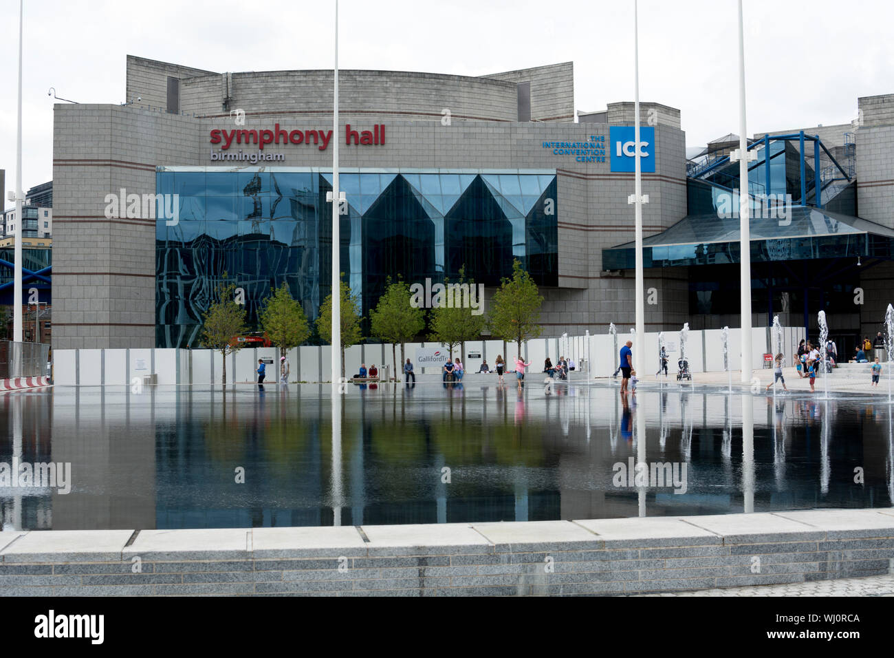 Symphony Hall and new water feature, Centenary Square, Birmingham, UK Stock Photo