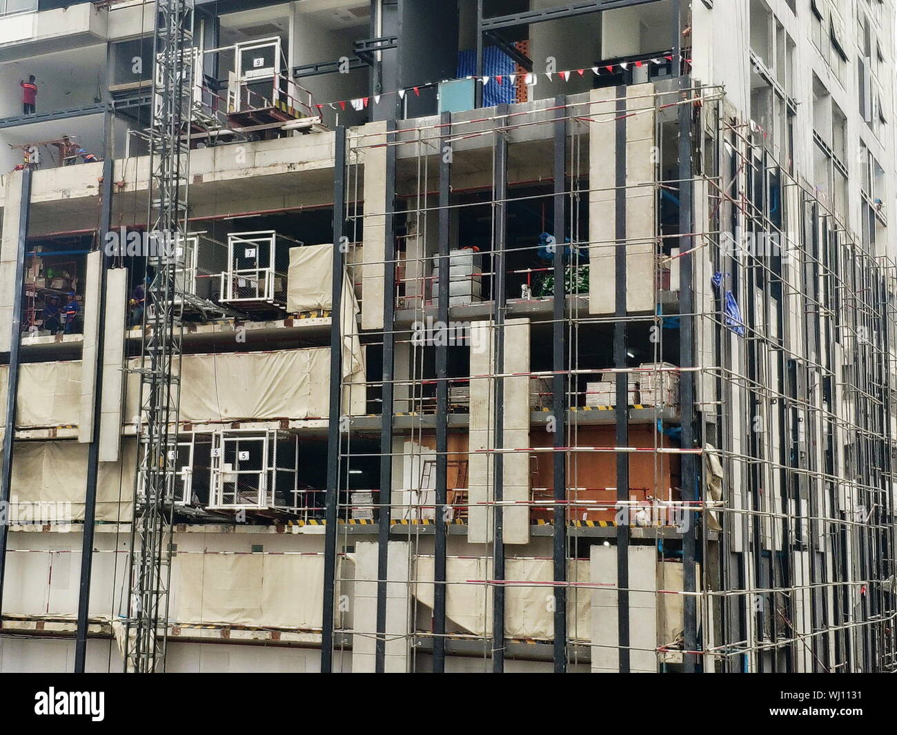 High rise bulding hi-res stock photography and images - Alamy