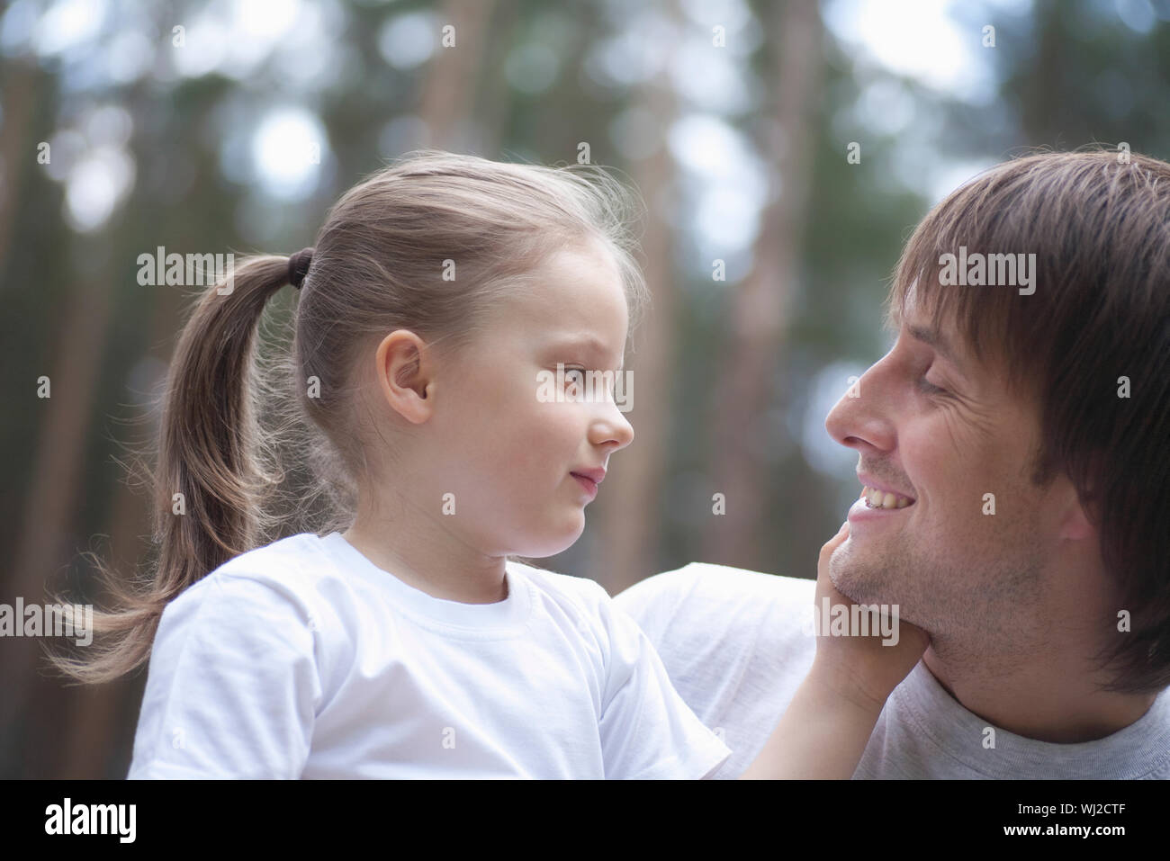 Daughter touch. FUNKYIMG дочка touching. Teen touched by father.