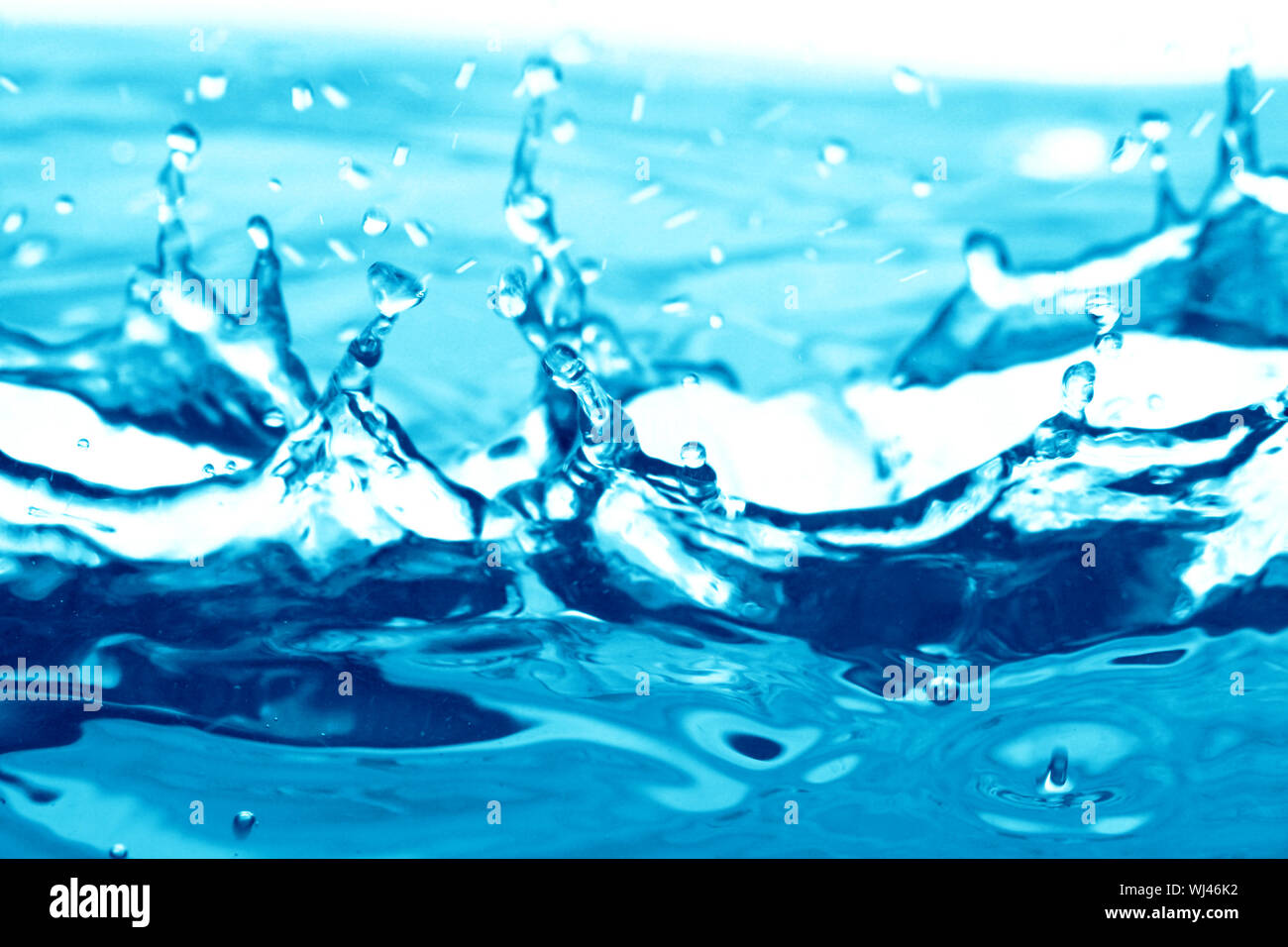 blue water splash macro close up Stock Photo - Alamy