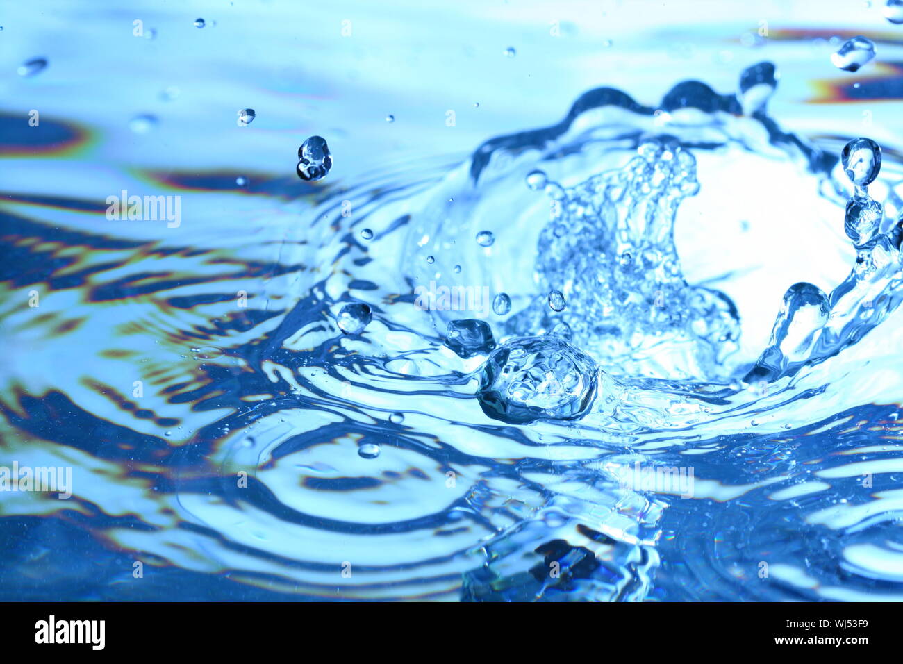 blue water splash macro close up Stock Photo - Alamy