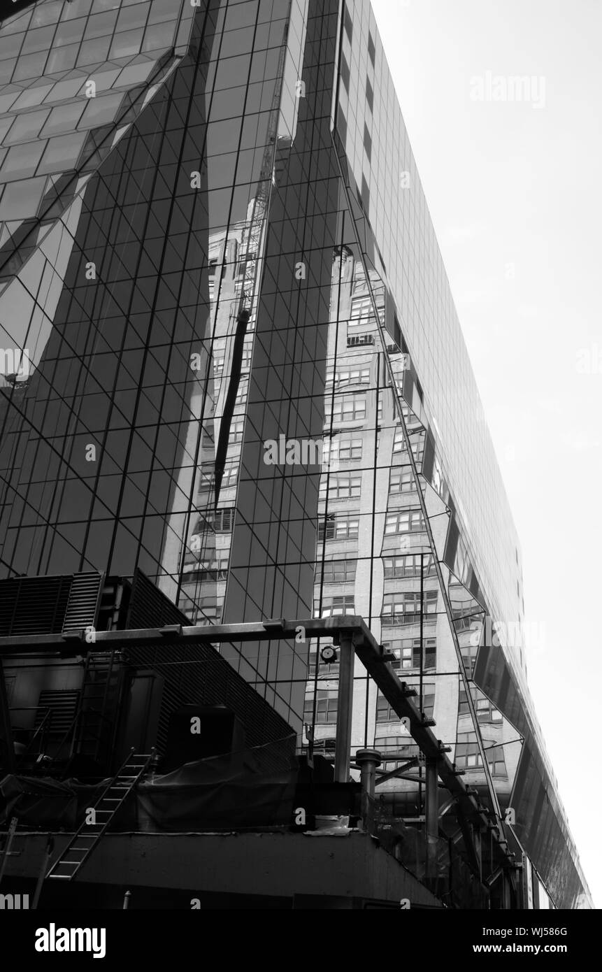 Reflection on office building in Lower Manhattan, New York Stock Photo
