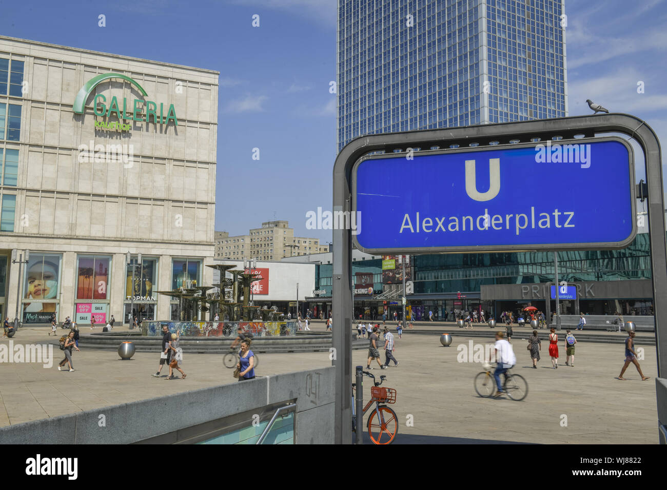 Alexander's place, view, Outside, Outside, outside view, outside view, railway station, Berlin, Berlin middle, Germany, entrance, Galeria purchase cou Stock Photo