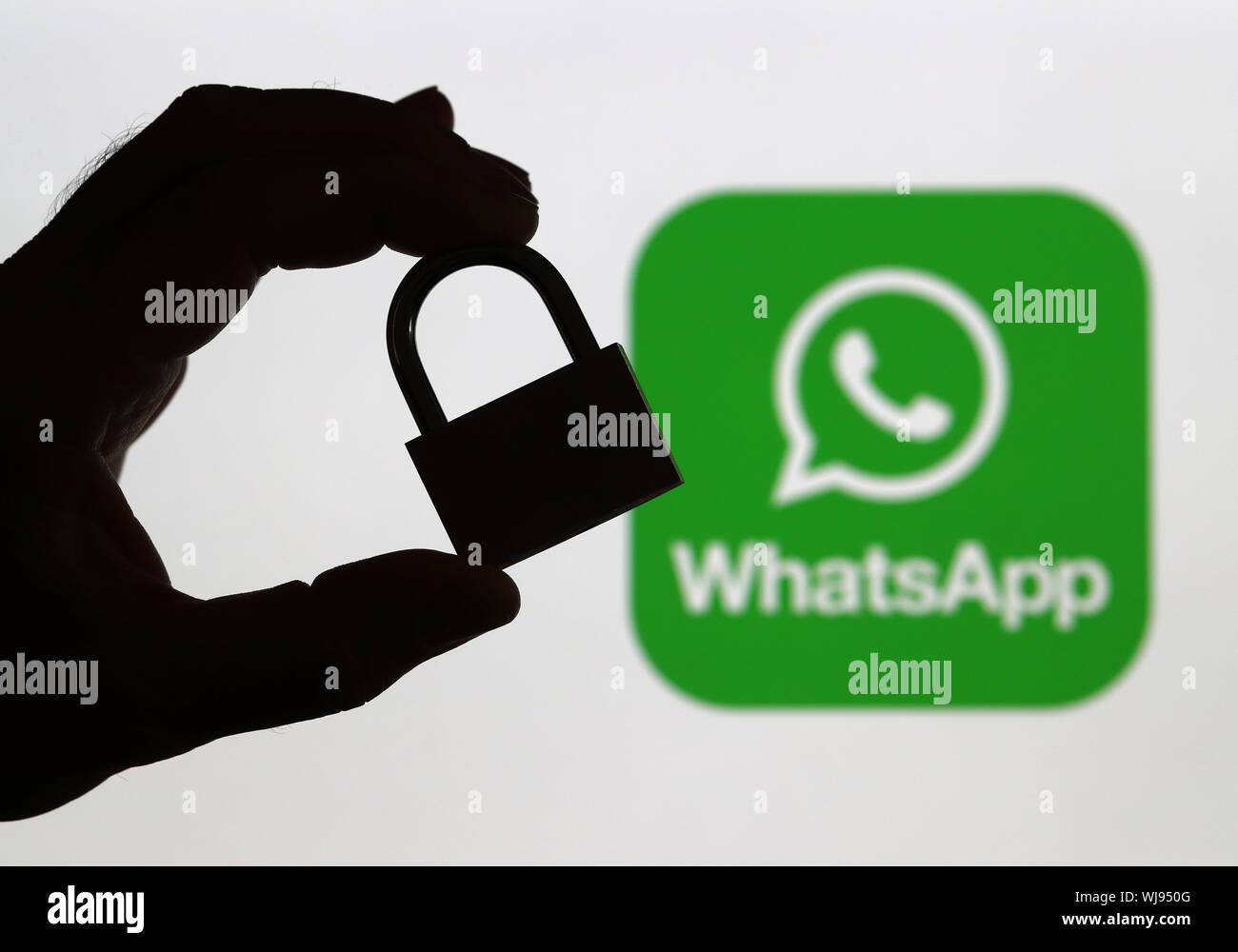 Whatsapp Logo High Resolution Stock Photography And Images Alamy