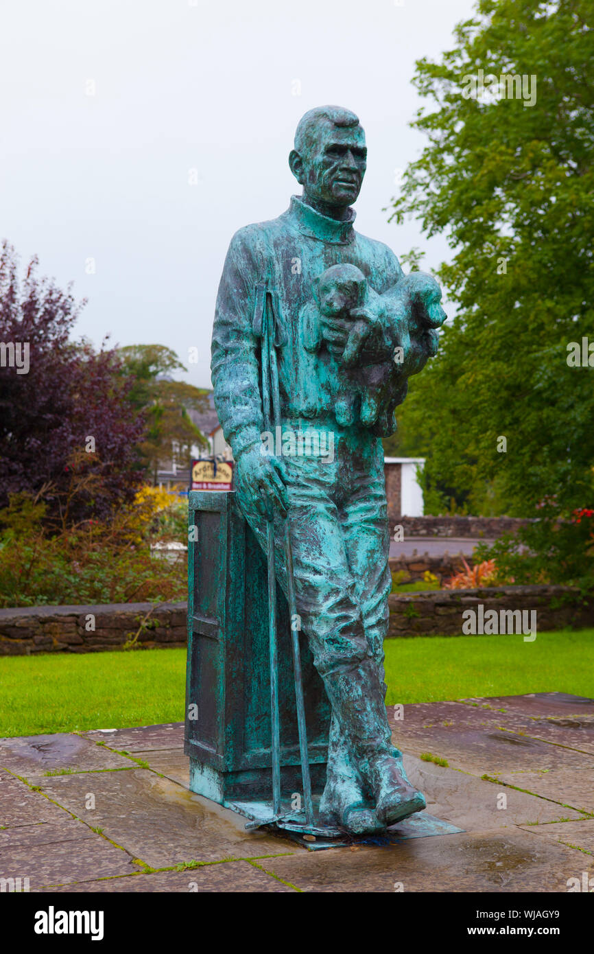 Statue of Irish polar explorer Tom Crean, Annascaul, Dingle Peninsula, Co. Kerry, Ireland Stock Photo