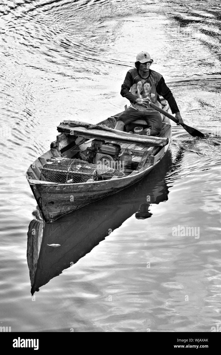 Indian rowing hires stock photography and images Alamy