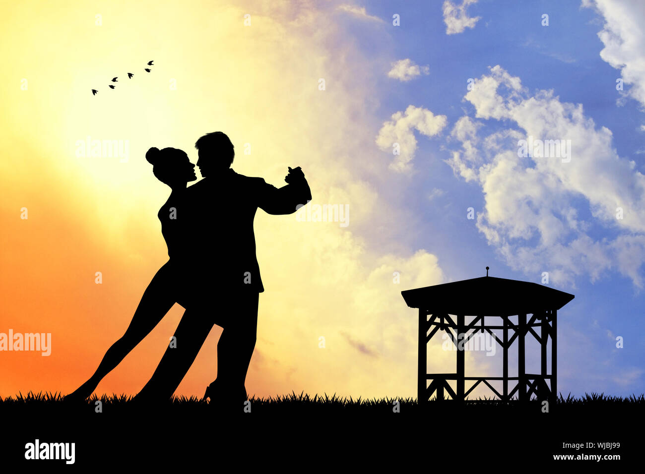 couple dancing silhouette at sunset Stock Photo - Alamy