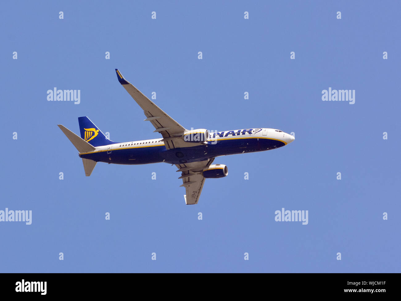 Boeing 737 800 avion ryanair hi-res stock photography and images - Alamy