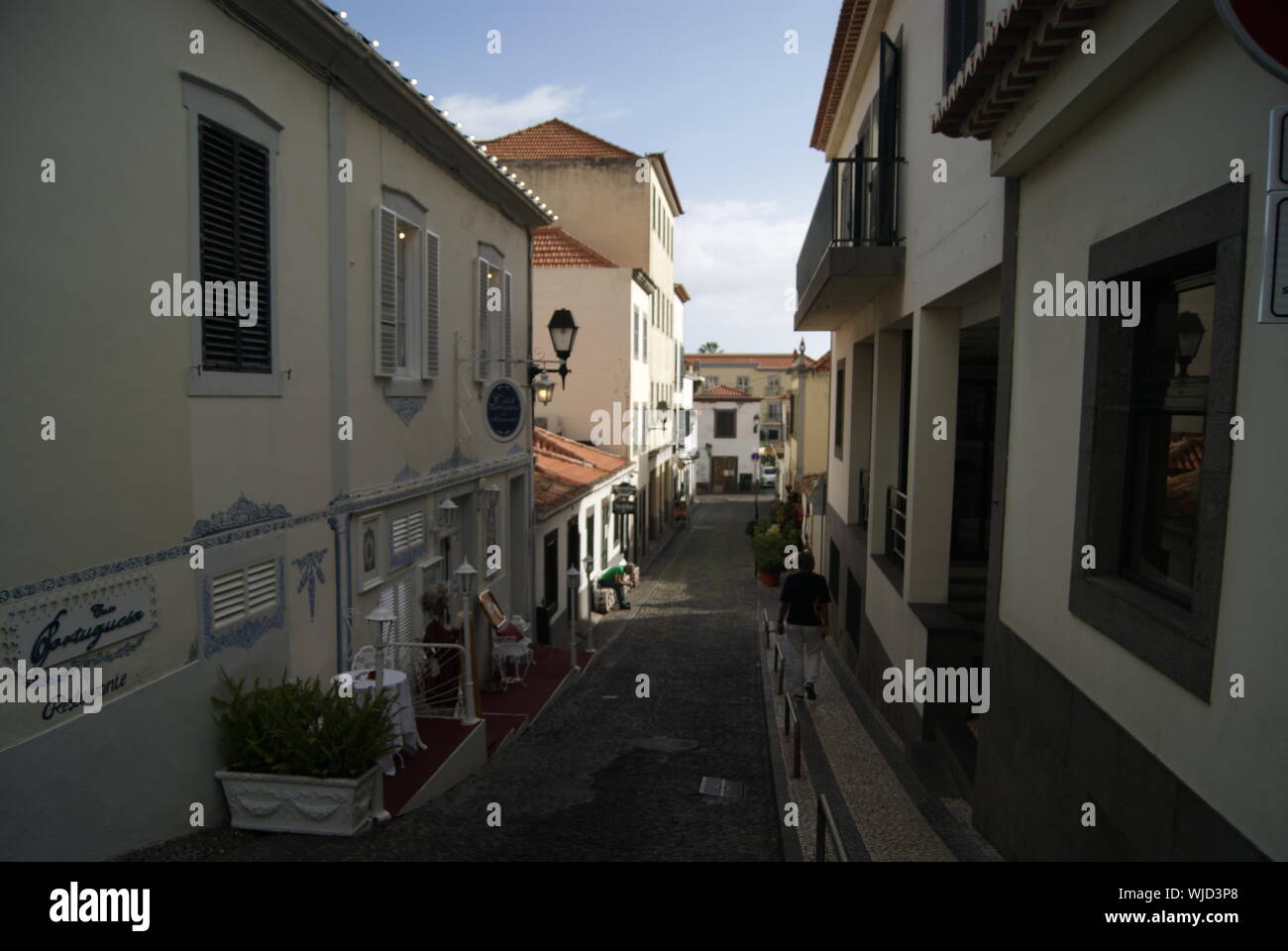 UNE RUELLE A FUNCHAL MADERE Stock Photo