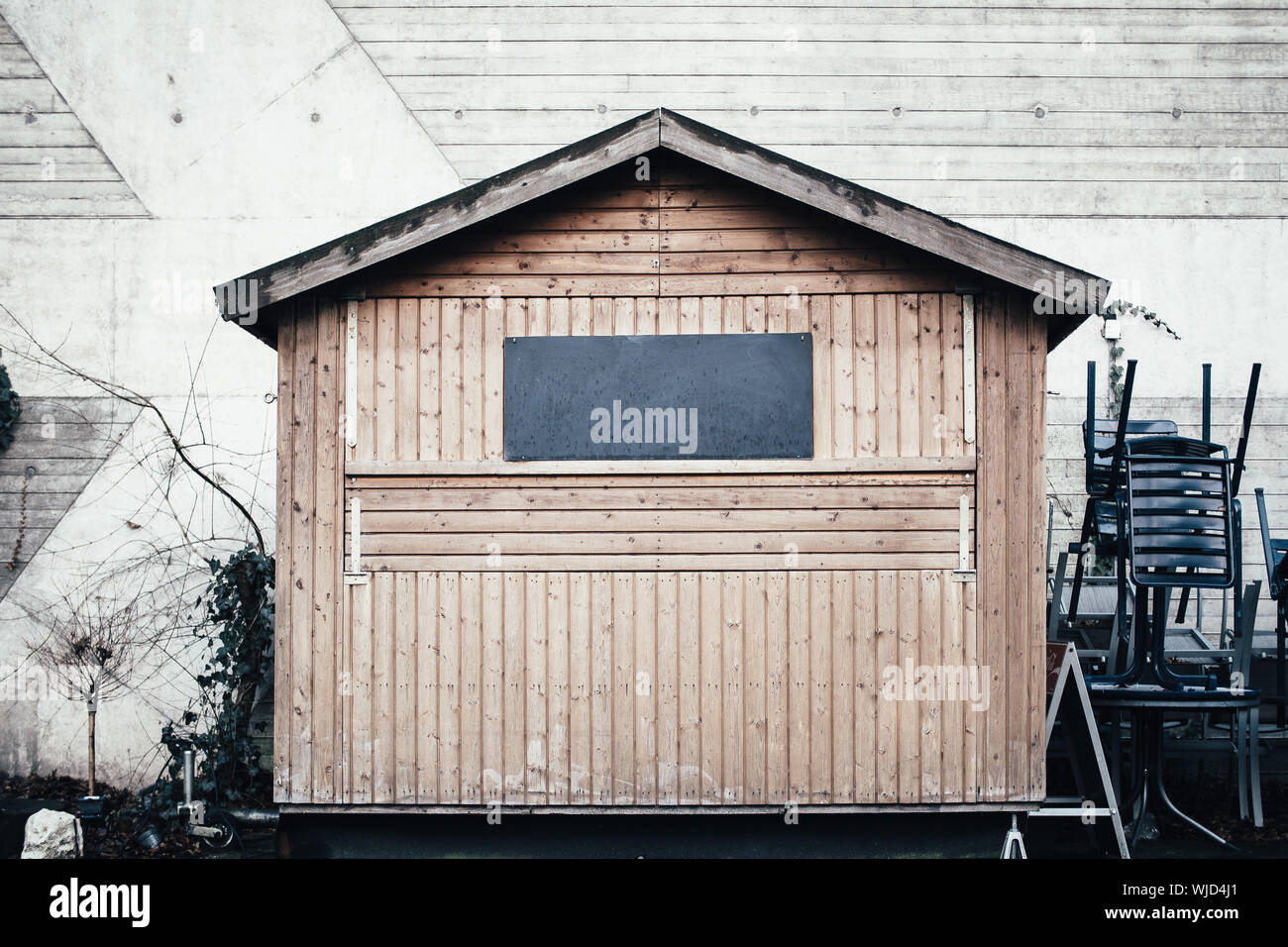 Wooden Kiosk High Resolution Stock Photography and Images - Alamy