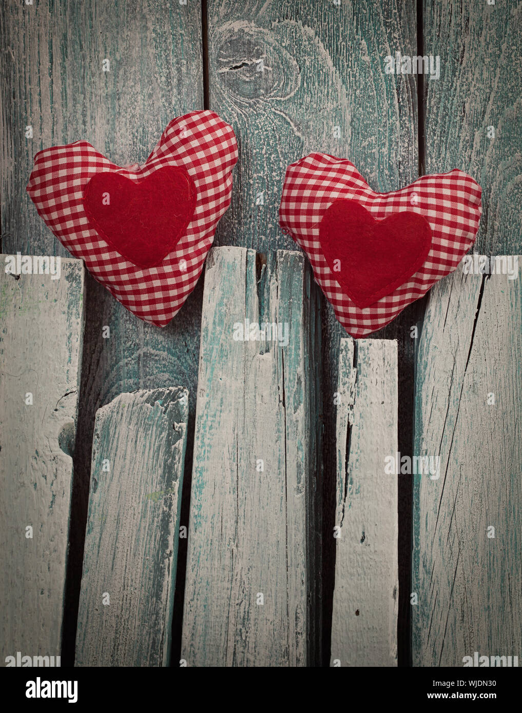 Valentines Vintage handmade hearts over Wooden Background. Valentine over  Wood. Retro wallpaper. Valentines Day Stock Photo - Alamy