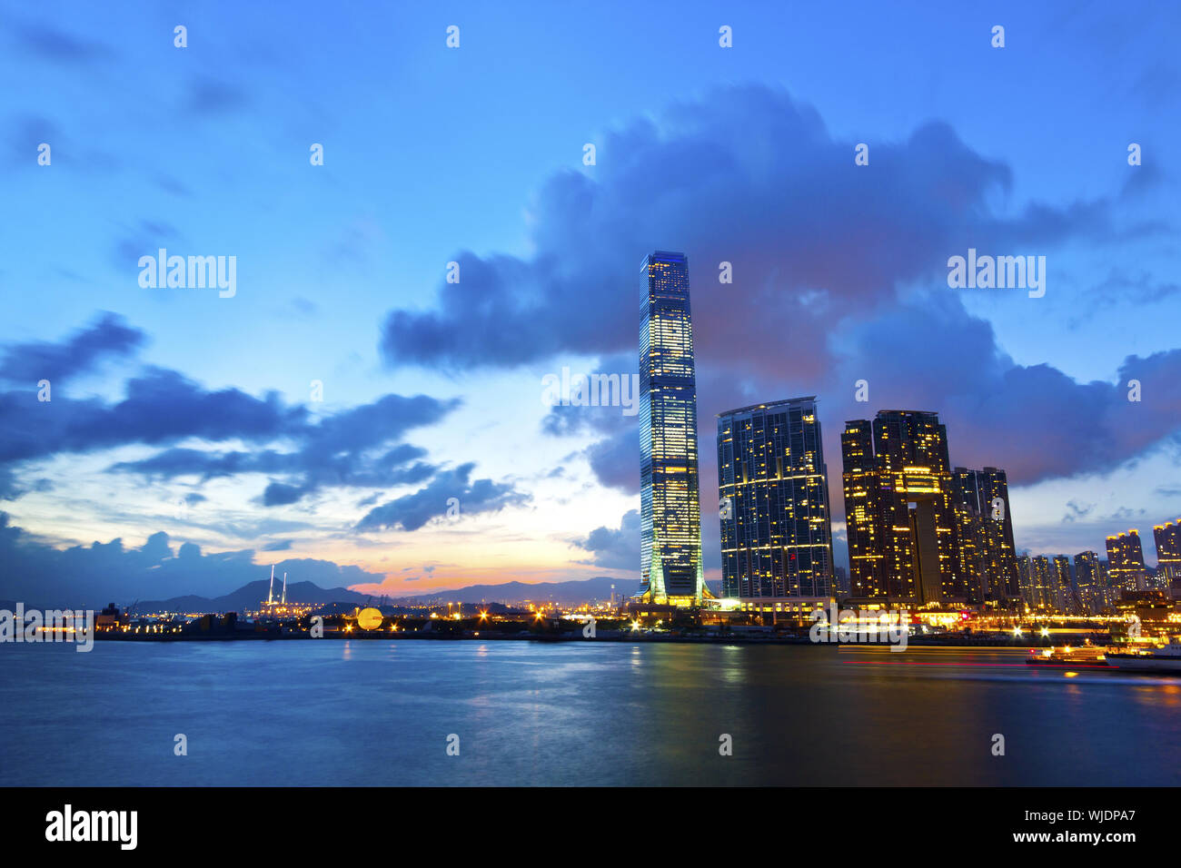 Hong Kong sunset at Kowloon district Stock Photo - Alamy