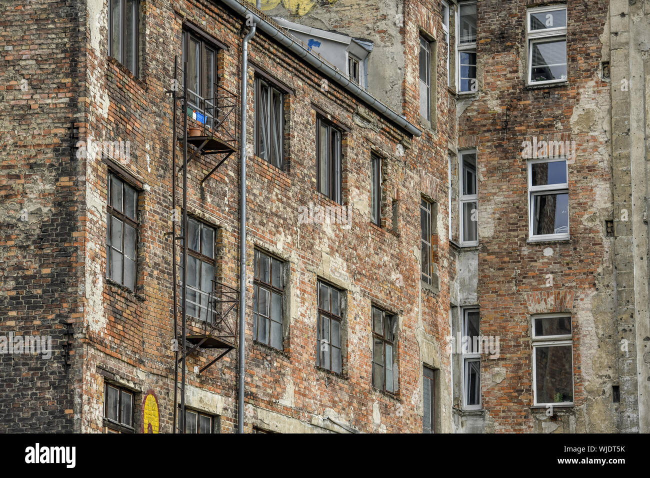 old, old building, old building facade, flat in an old building, old, old, old, view, architecture, Outside, Outside, outside view, outside view, Berl Stock Photo